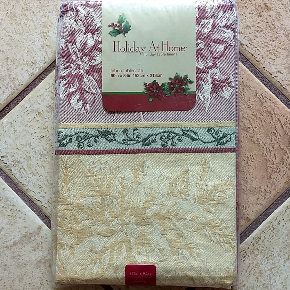 Christmas Table Linens - Picture 4 of 6